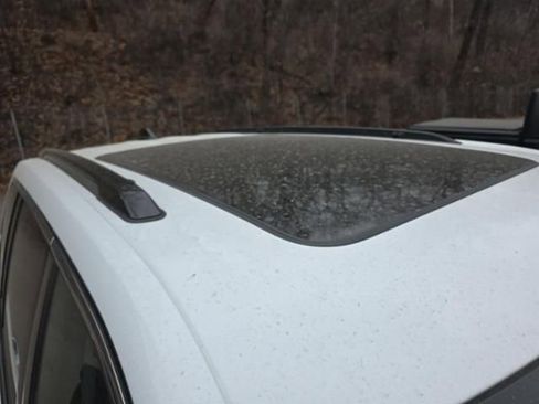 Used 2022 Jeep Grand Cherokee Overland w/ Luxury Tech Group IV image 12