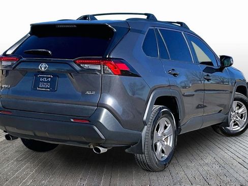 Used 2022 Toyota RAV4 XLE image 2