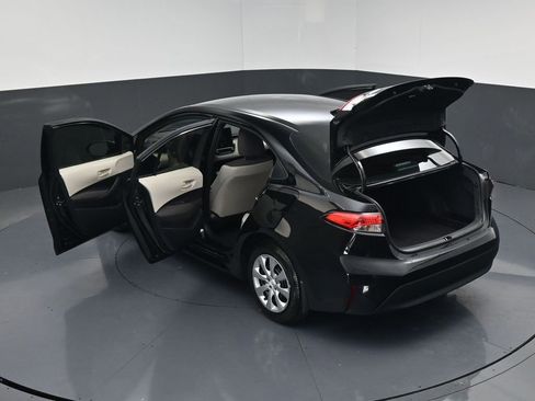 Used 2026 Toyota Corolla LE FWD image 18