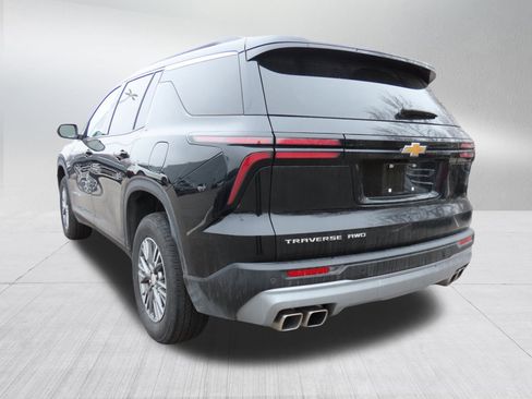Used 2025 Chevrolet Traverse LT image 5