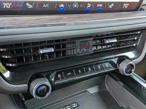 Used 2025 Chevrolet Tahoe LT AWD/4WD image 12