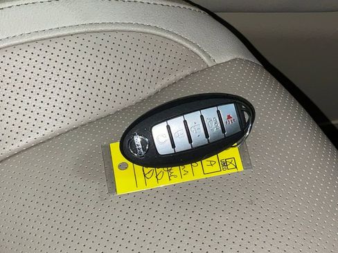 Used 2020 Nissan Rogue SL w/ Premium Package image 17