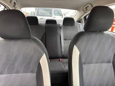 Used 2022 Nissan Versa SV image 46