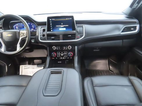 Used 2024 Chevrolet Suburban LT w/ Luxury Package image 26