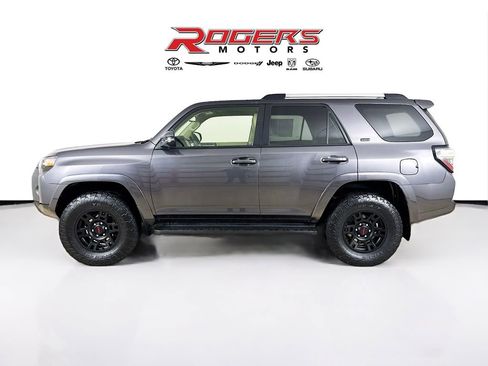 Certified 2022 Toyota 4Runner SR5 Premium image 4