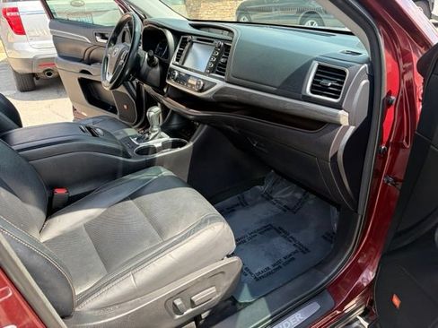 Used 2018 Toyota Highlander Limited Platinum AWD/4WD image 39