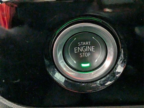 Used 2024 GMC Sierra 1500 SLT image 18