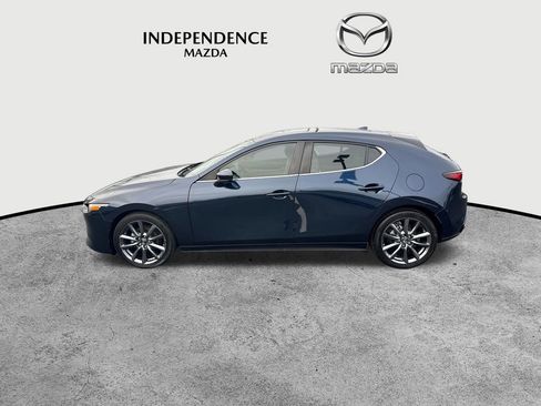 Used 2020 MAZDA MAZDA3 Hatchback w/ Preferred Package image 6