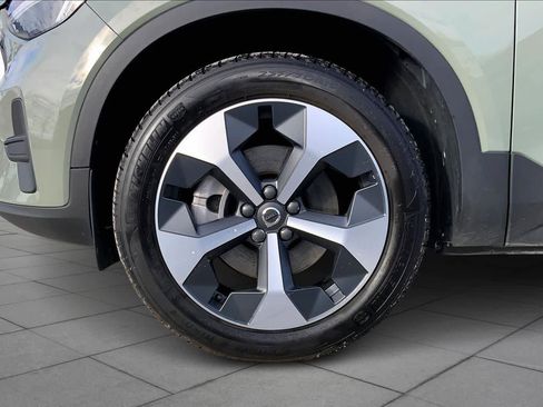 Used 2025 Volvo XC40 B5 Core w/ Protection Package Premier image 11