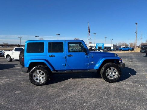 Used 2016 Jeep Wrangler Unlimited Sahara w/ Connectivity Group image 6