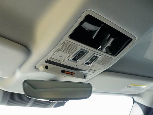 New 2026 Land Rover Defender 110 X-Dynamic SE AWD/4WD image 16