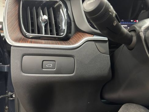 Certified 2023 Volvo XC60 B5 Ultimate AWD/4WD image 27