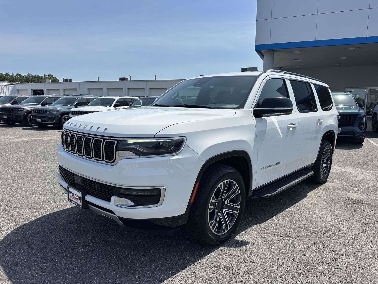 Used 2024 Jeep Wagoneer Series II AWD/4WD image 4