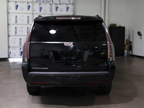 Used 2019 Cadillac Escalade ESV Luxury image 4