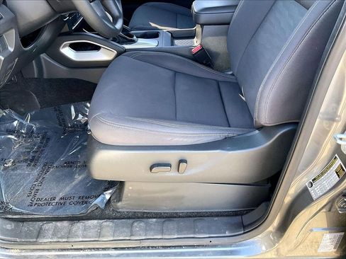 Used 2024 Nissan Frontier SV image 32