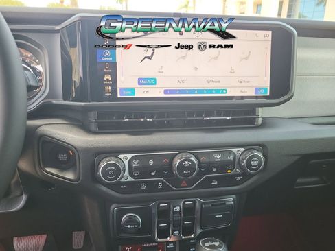 New 2025 Jeep Wrangler Willys AWD/4WD image 19