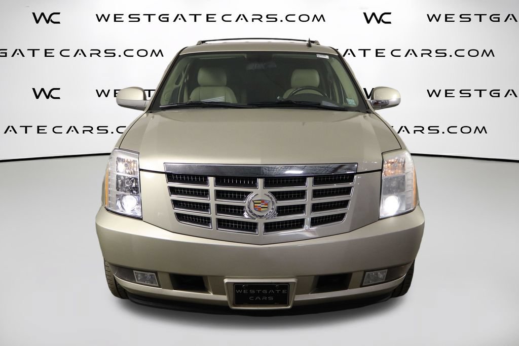 Used 2013 Cadillac Escalade Luxury AWD/4WD image 2