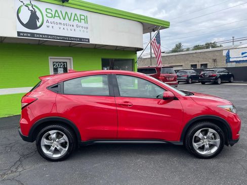 Used 2018 Honda HR-V LX image 9