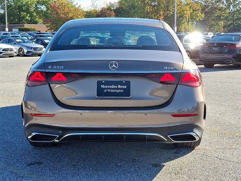 New 2026 Mercedes-Benz E 350 4MATIC Sedan image 5