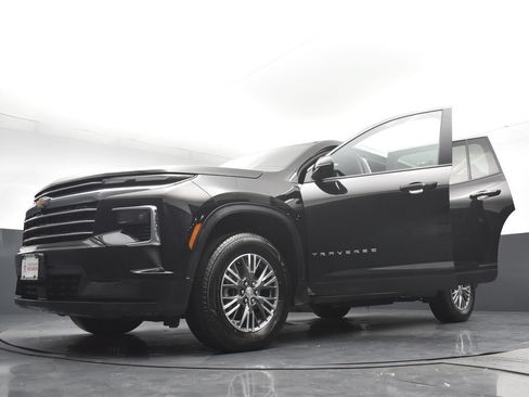 Used 2024 Chevrolet Traverse LT FWD image 35