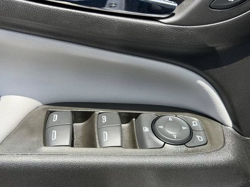Used 2024 Chevrolet Equinox LS FWD image 22