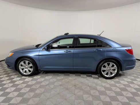 Used 2011 Chrysler 200 Touring image 8