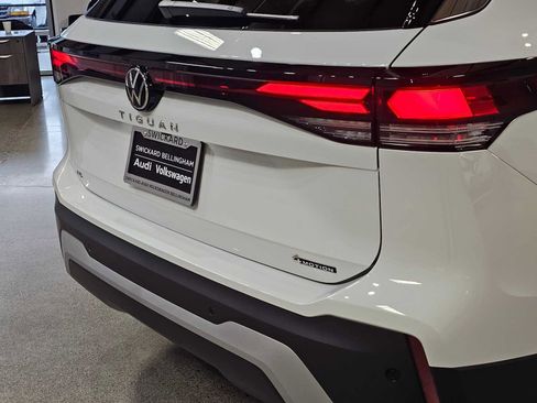 New 2026 Volkswagen Tiguan SE image 13