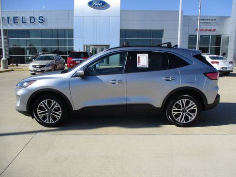 Used 2022 Ford Escape SEL image 2