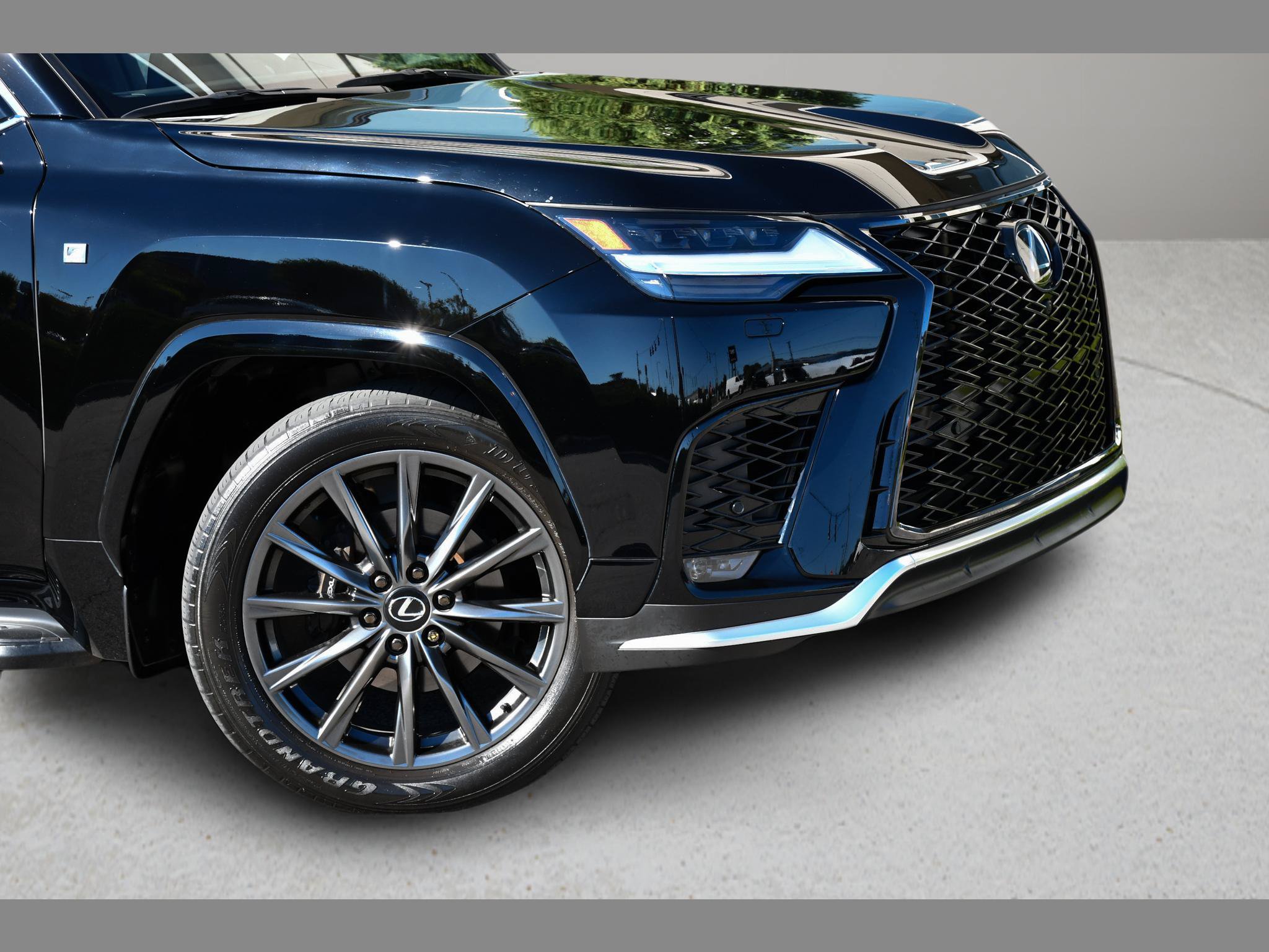 Used 2024 Lexus LX 600 F Sport AWD/4WD image 10
