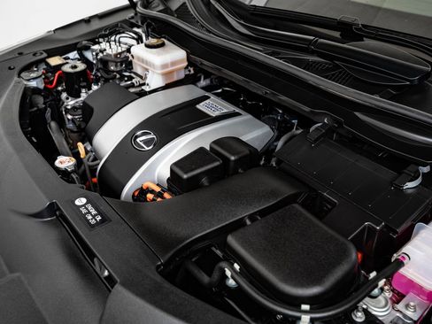 Used 2022 Lexus RX 450hL Luxury w/ Cold Area Package (CT) image 47