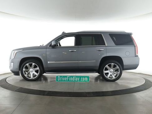 Used 2019 Cadillac Escalade Luxury AWD/4WD image 9