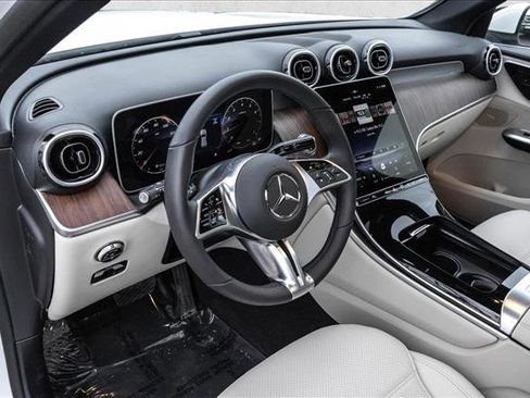 Certified 2025 Mercedes-Benz GLC 300 4MATIC image 10