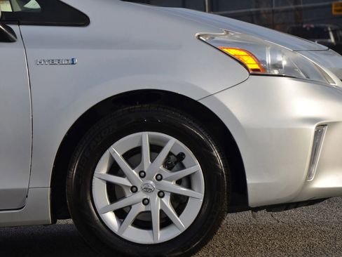 Used 2013 Toyota Prius V Three image 28