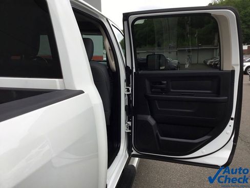 Used 2015 RAM 3500 Tradesman w/ Chrome Appearance Group image 39