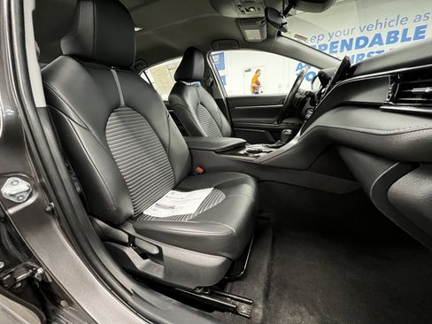 Used 2023 Toyota Camry SE image 19
