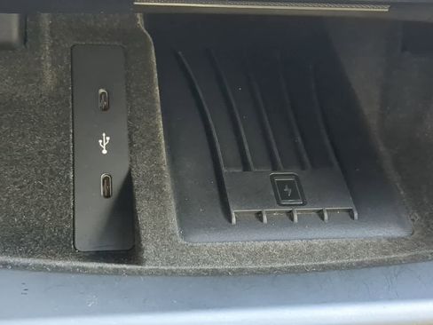 Used 2025 Porsche Panamera image 34