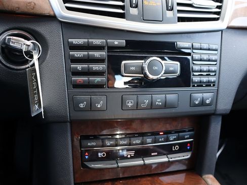 Used 2013 Mercedes-Benz E 350 BlueTEC Sedan image 27