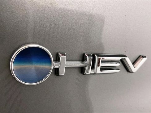 Used 2025 Toyota Camry SE image 33