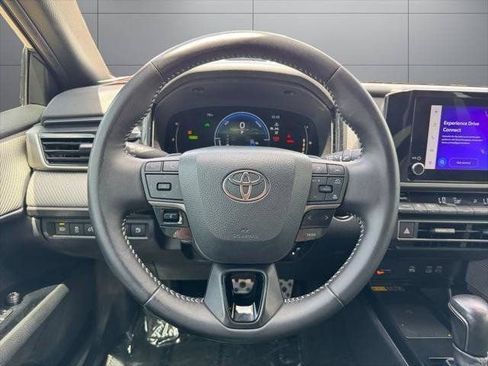Used 2025 Toyota Camry SE w/ Convenience Package FWD image 43
