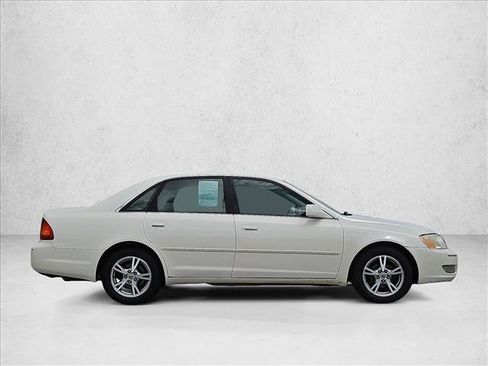 Used 2001 Toyota Avalon XLS FWD image 4