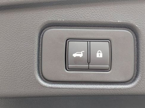 New 2025 Nissan Pathfinder SV w/ SV Premium Package image 34