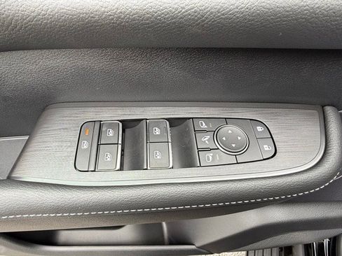 New 2025 Nissan Armada Platinum Reserve image 11