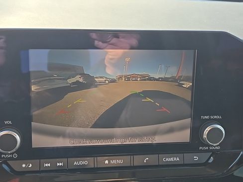 Used 2022 Nissan Pathfinder SV w/ SV Black Package image 19