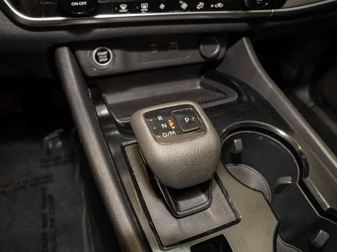 Used 2022 Nissan Rogue SV image 15