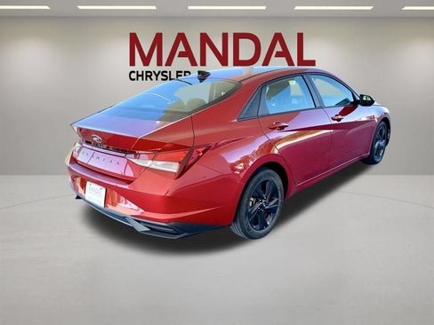 Used 2021 Hyundai Elantra SEL w/ Cargo Package FWD image 5