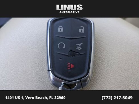 Used 2018 Cadillac XT5 Luxury w/ Driver Awareness Package image 32