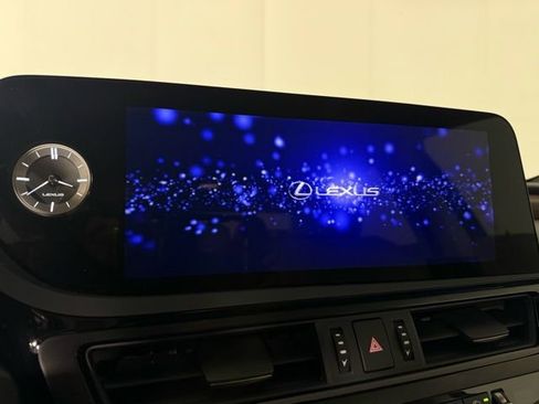 Certified 2025 Lexus ES 300h w/ Premium Package image 19