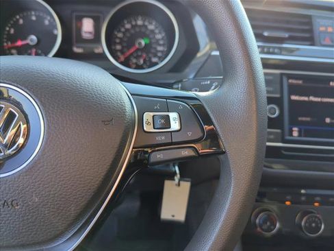 Used 2019 Volkswagen Tiguan S image 18