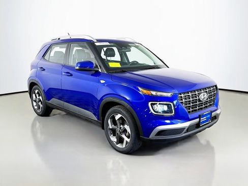 Certified 2024 Hyundai Venue Limited image 8