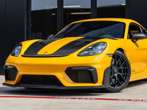 Certified 2025 Porsche 718 Cayman GT4 RS RWD image 7